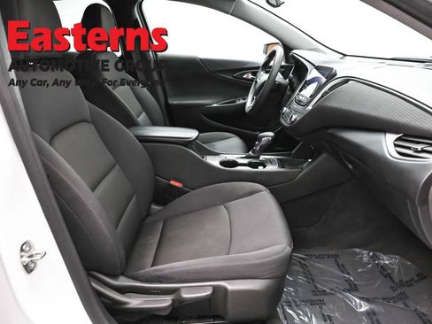 Used 2024 Chevrolet Malibu LT FWD image 23
