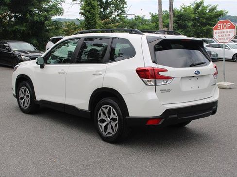 Used 2024 Subaru Forester Premium AWD/4WD image 6