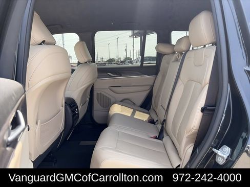 Used 2023 Jeep Grand Cherokee Limited w/ Trailer Tow Prep Group (B) AWD/4WD image 26