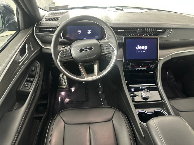 Certified 2025 Jeep Grand Cherokee Limited w/ Black Appearance Package AWD/4WD image 7