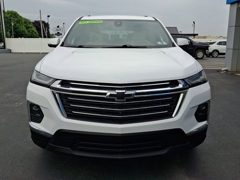 Used 2023 Chevrolet Traverse LT w/ Rear Camera Mirror Package AWD/4WD image 2