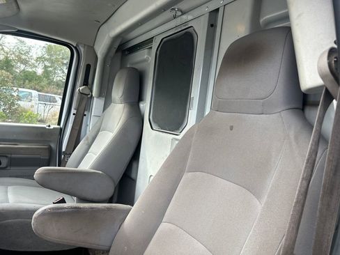 Used 2019 Ford E-350 and Econoline 350 Super Duty w/ Power Windows & Locks Group image 10