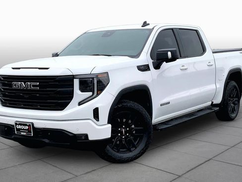 Used 2025 GMC Sierra 1500 Elevation w/ Elevation Premium Package AWD/4WD image 2