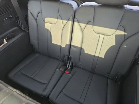 Used 2022 Kia Sorento S w/ Panoramic Sunroof Package FWD image 16