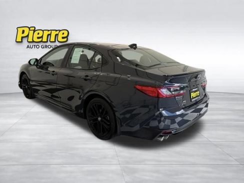 Used 2025 Toyota Camry SE AWD/4WD image 2