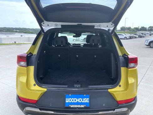 Used 2023 Chevrolet TrailBlazer ACTIV w/ Sun and Liftgate Package FWD image 9