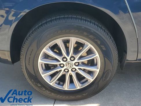 Used 2024 Buick Enclave Essence w/ Technology Package FWD image 8