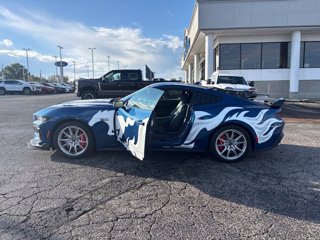 Used 2024 Ford Mustang GT Premium RWD image 4