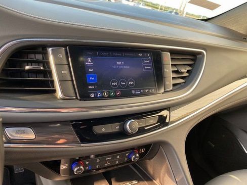 Used 2024 Buick Enclave Premium image 20