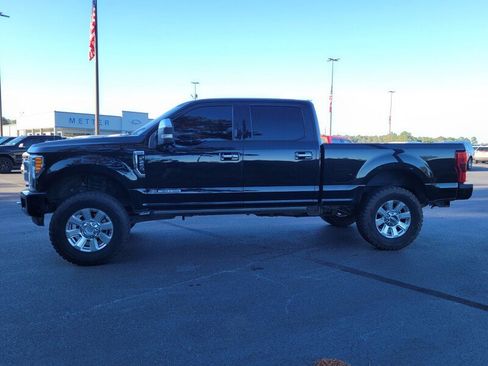Used 2019 Ford F250 Platinum w/ Platinum Ultimate Package image 4