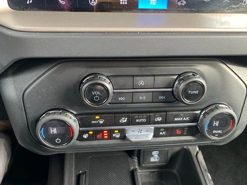 Used 2025 Ford Bronco Outer Banks image 19