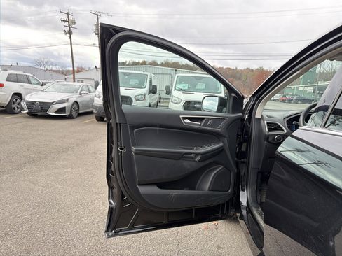 Used 2024 Ford Edge SEL image 11