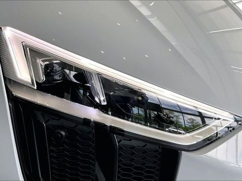 Used 2017 Audi R8 V10 w/ Carbon Exterior Package AWD/4WD image 25