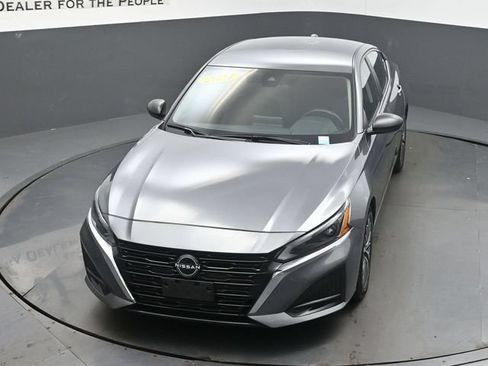 Used 2024 Nissan Altima 2.5 SV FWD image 60