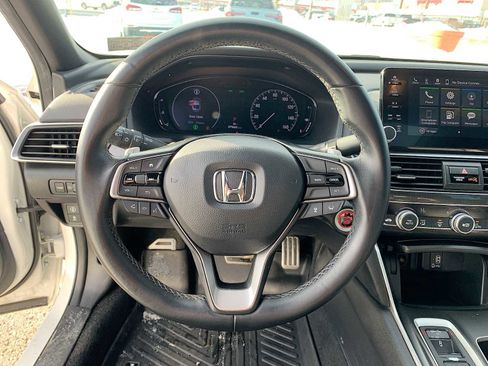 Used 2019 Honda Accord Sport image 11