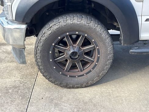 Used 2020 Ford F350 XL w/ Power Equipment Group image 11