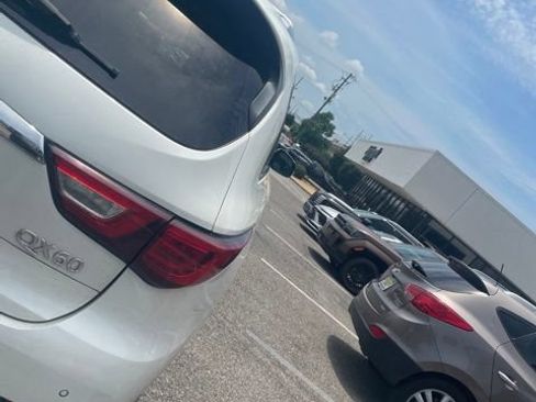 Used 2017 INFINITI QX60 FWD w/ Premium Plus Package image 7
