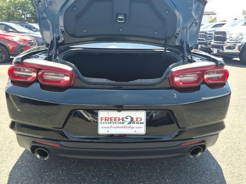 Used 2023 Chevrolet Camaro LT w/ Technology Package RWD image 17