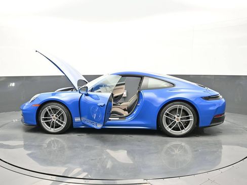 Certified 2025 Porsche 911 Carrera RWD image 25