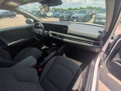 Used 2025 Kia K4 FWD image 30