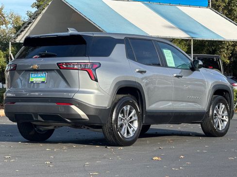 Certified 2025 Chevrolet Equinox LT image 3