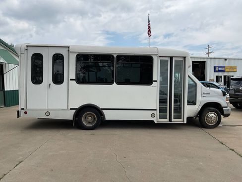 Used 2013 Ford E-350 and Econoline 350 Super Duty w/ Shuttle Bus Prep Pkg image 3