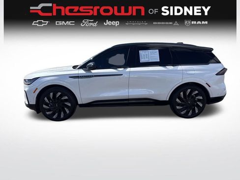 Used 2024 Lincoln Nautilus Reserve w/ Equipment Group 203A AWD/4WD image 2