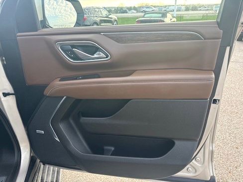 Used 2021 Chevrolet Suburban High Country image 46