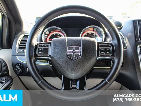 Used 2017 Dodge Grand Caravan SXT FWD image 23