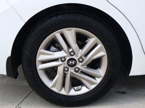 Used 2019 Hyundai Elantra Value Edition w/ Winter Weather Package FWD image 7