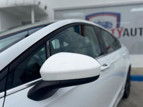 Used 2020 Ford Fusion SE w/ Equipment Group 151A FWD image 7