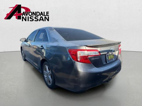 Used 2014 Toyota Camry SE FWD image 2