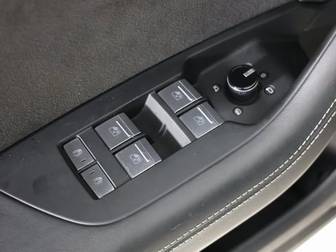 Used 2023 Audi S6 Prestige w/ Prestige Package image 23