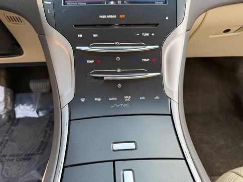 Used 2015 Lincoln MKZ Hybrid w/ Equipment Group 202A Reserve FWD image 21