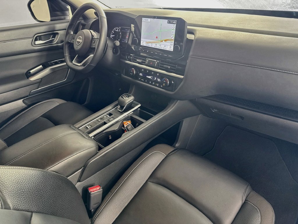 Used 2025 Nissan Pathfinder SL FWD image 39