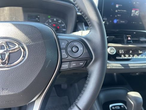Used 2025 Toyota Corolla SE image 18