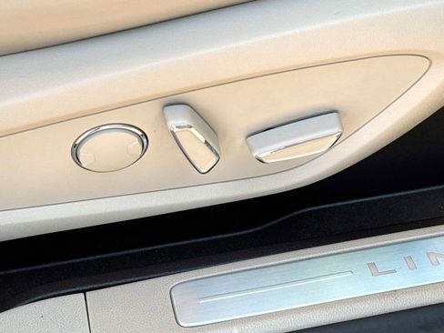 Used 2017 Lincoln MKC Select w/ Select Plus Package image 8