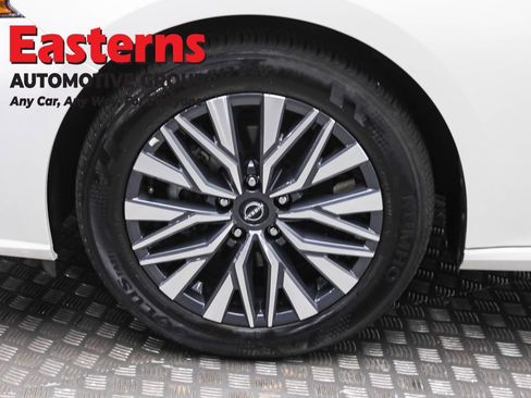 Used 2025 Nissan Altima 2.5 SV image 32