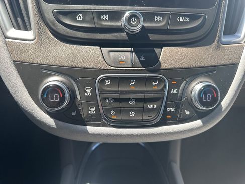 Used 2023 Chevrolet Malibu LT w/ Driver Confidence Package FWD image 4
