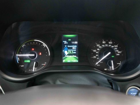 Used 2021 Toyota Sienna XLE FWD image 16
