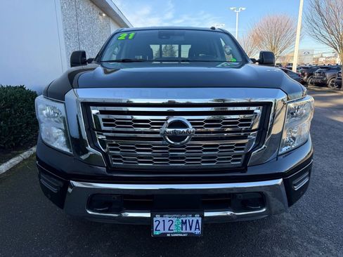 Certified 2021 Nissan Titan SV w/ SV Convenience Package image 3