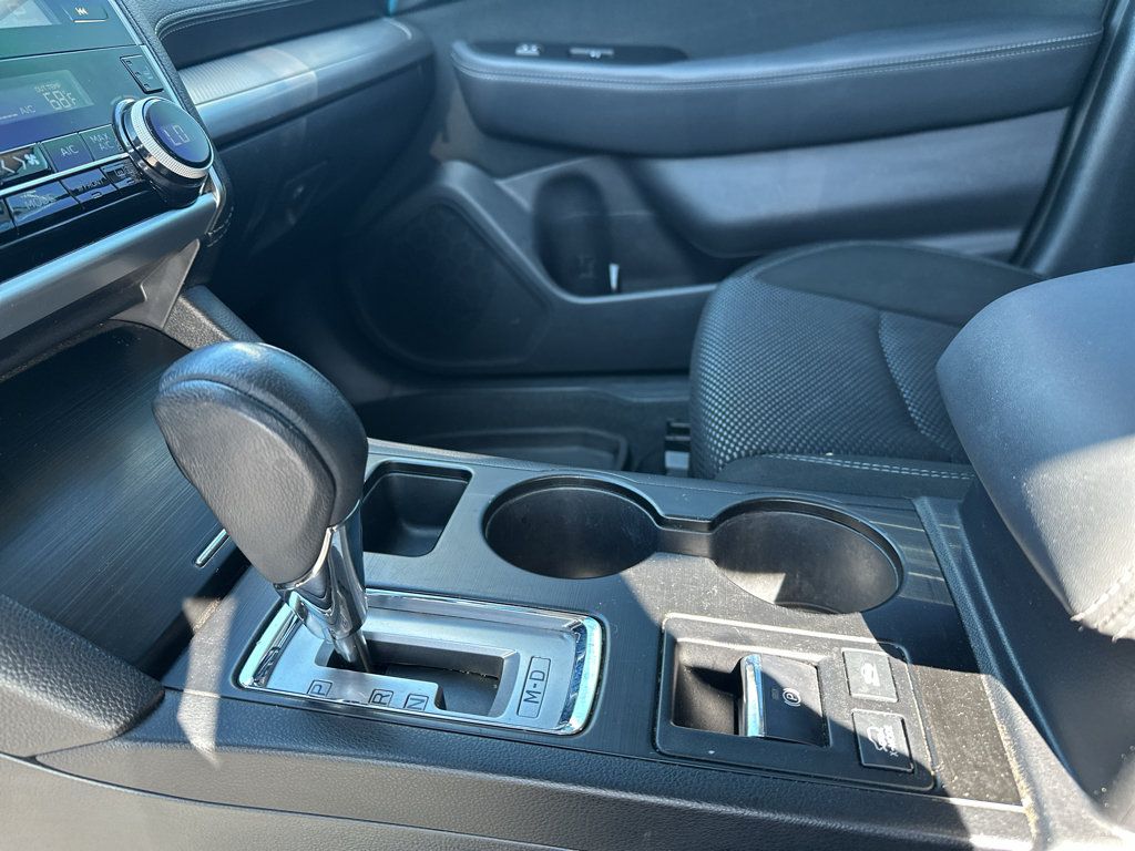 Used 2019 Subaru Outback 2.5i Premium w/ Popular Package #2 AWD/4WD image 18
