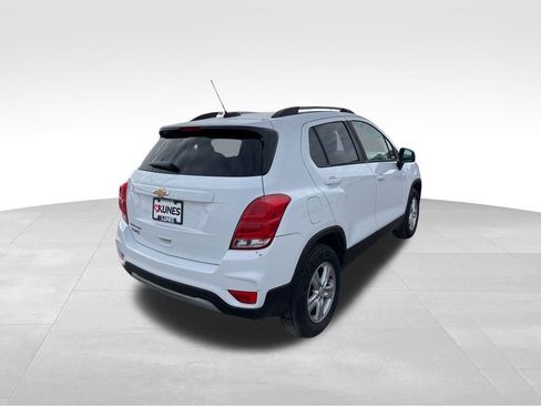 Used 2022 Chevrolet Trax LT w/ LT Convenience Package image 10