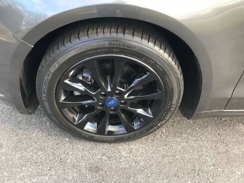 Used 2017 Ford Fusion S image 40