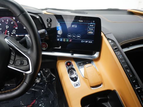 Used 2022 Chevrolet Corvette Stingray Preferred Cpe w/ Z51 Performance Package RWD image 23