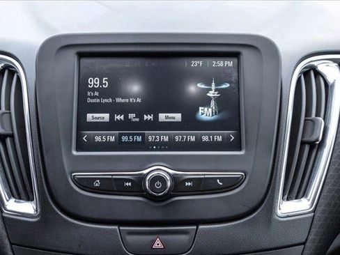 Used 2016 Chevrolet Malibu LT image 15