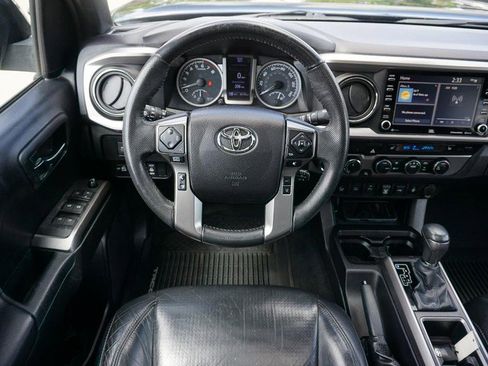 Used 2021 Toyota Tacoma Limited AWD/4WD image 40