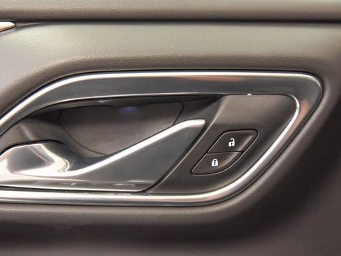 Used 2021 Chevrolet Tahoe High Country image 16