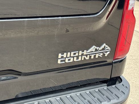 Used 2022 Chevrolet Silverado 2500 High Country w/ Z71 Off-Road Package AWD/4WD image 5