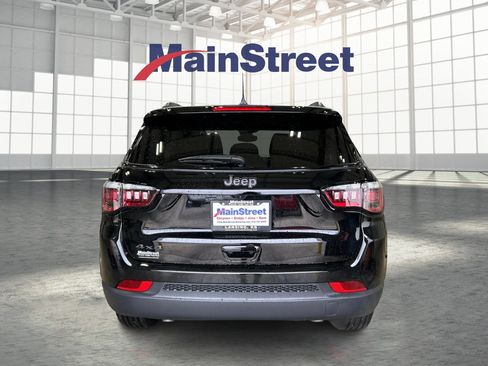 New 2026 Jeep Compass Latitude AWD/4WD image 4